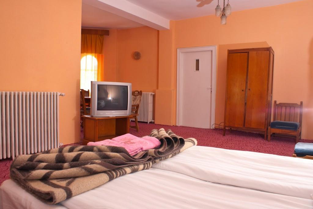 Hotel Cerna Băile Herculane Kamer foto